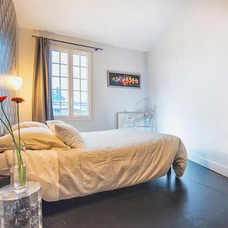 The Grey House بيت للعطل *