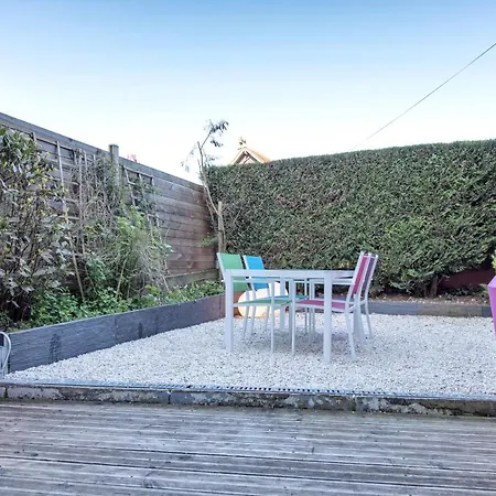 بيت للعطل The Grey House أونفلور