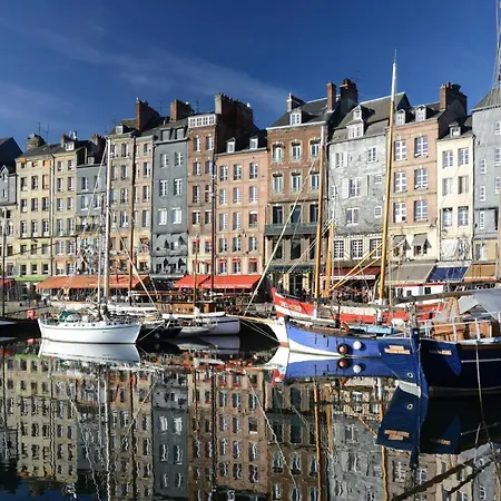 The Grey House בית נופש *